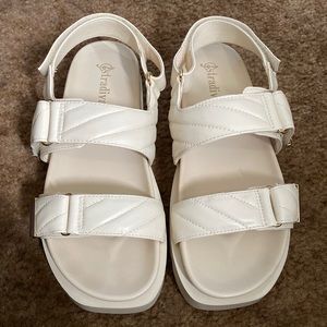 Stradivarius Cream Grandad Sandal Size EU 37-US 6